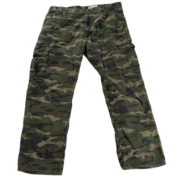 Wrangler Other - Wrangler Relaxed Fit Mens Camouflage Cargo Pants Fleece Lined 39x30 (38x30 tag)